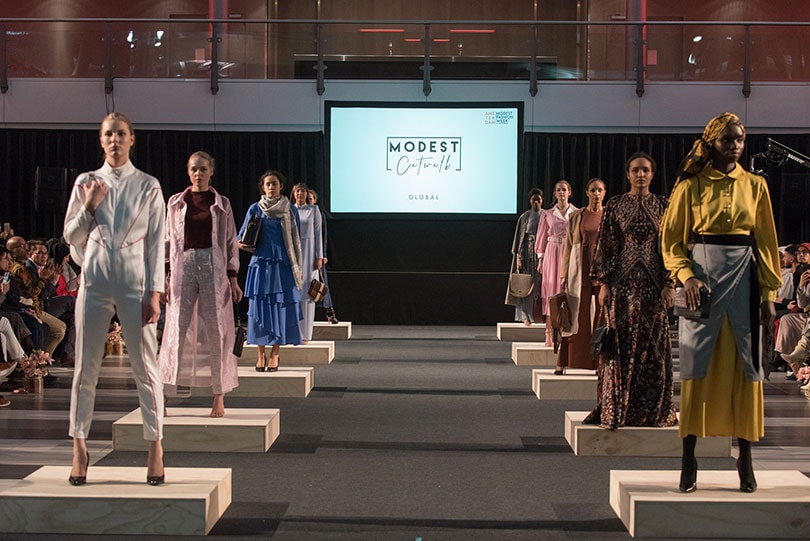 In beeld: de eerste Modest Fashion Week in Nederland In beeld: de eerste Modest Fashion Week in Nederland