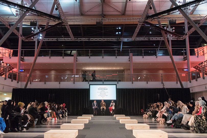 In beeld: de eerste Modest Fashion Week in Nederland In beeld: de eerste Modest Fashion Week in Nederland