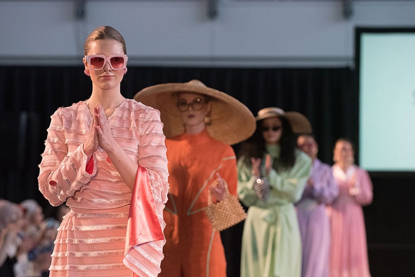 In beeld: de eerste Modest Fashion Week in Nederland In beeld: de eerste Modest Fashion Week in Nederland