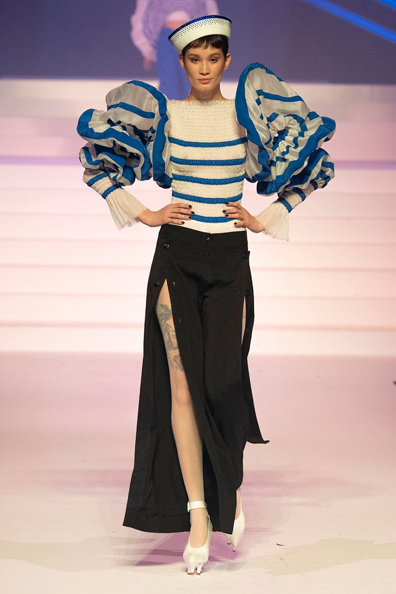 Jean Paul Gaultier neemt afscheid van de catwalk met een upcycle-collectie Jean Paul Gaultier neemt afscheid van de catwalk met een upcycle-collectie
