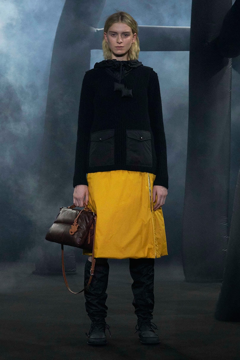 JW Anderson en Rimowa maken Milaan debuut met Moncler Genius JW Anderson en Rimowa maken Milaan debuut met Moncler Genius