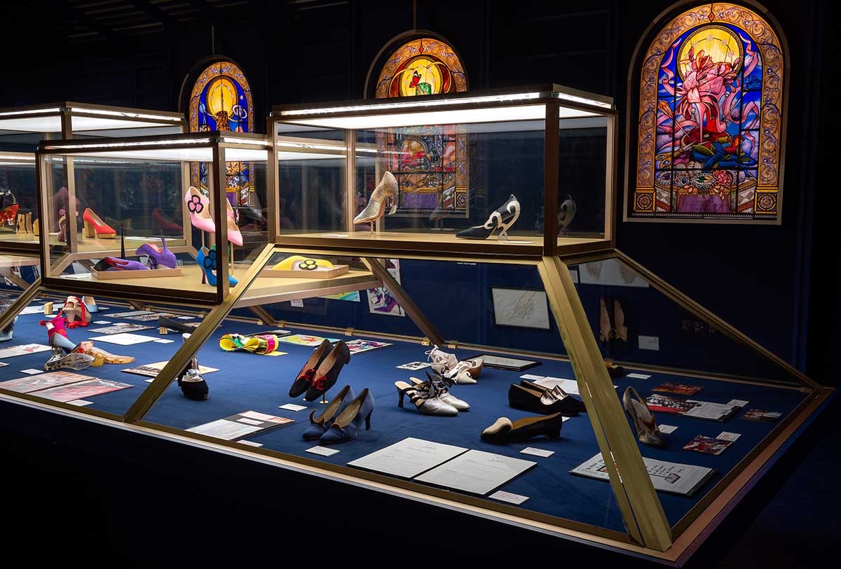 Binnenkijken bij de Christian Louboutin tentoonstelling in Parijs Binnenkijken bij de Christian Louboutin tentoonstelling in Parijs