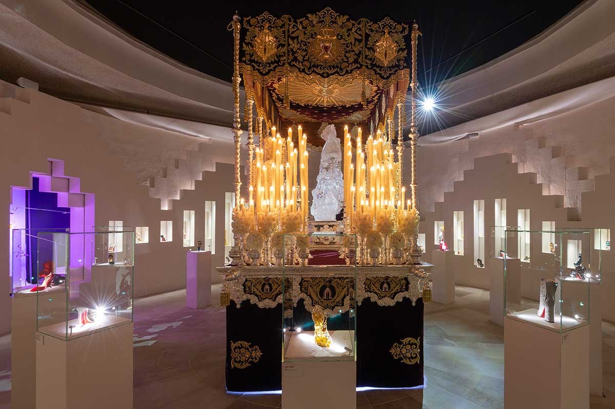 Binnenkijken bij de Christian Louboutin tentoonstelling in Parijs Binnenkijken bij de Christian Louboutin tentoonstelling in Parijs