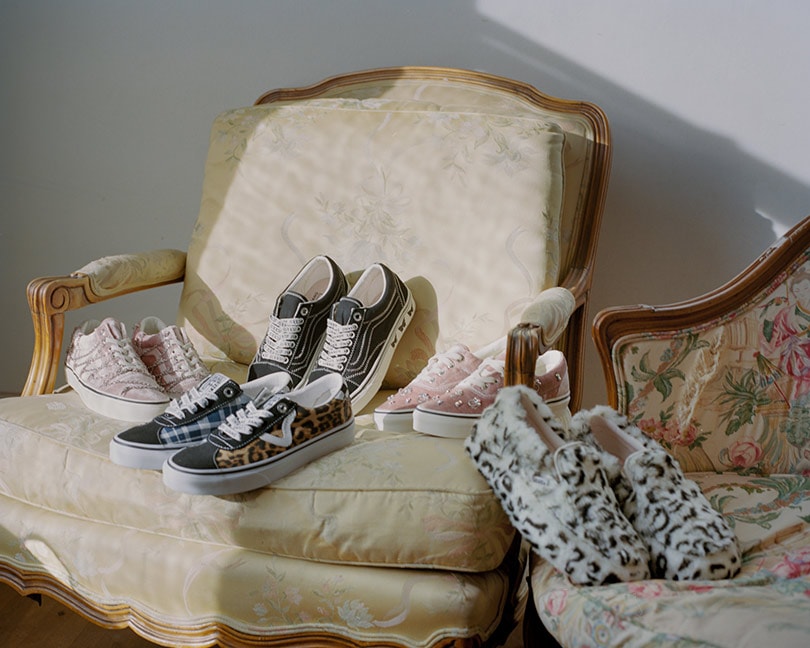 Vans en de New Yorkse ontwerpster Sandy Liang lanceren een nieuwe schoenen-, kleding- en accessoirecollectie Vans en de New Yorkse ontwerpster Sandy Liang lanceren een nieuwe schoenen-, kleding- en accessoirecollectie