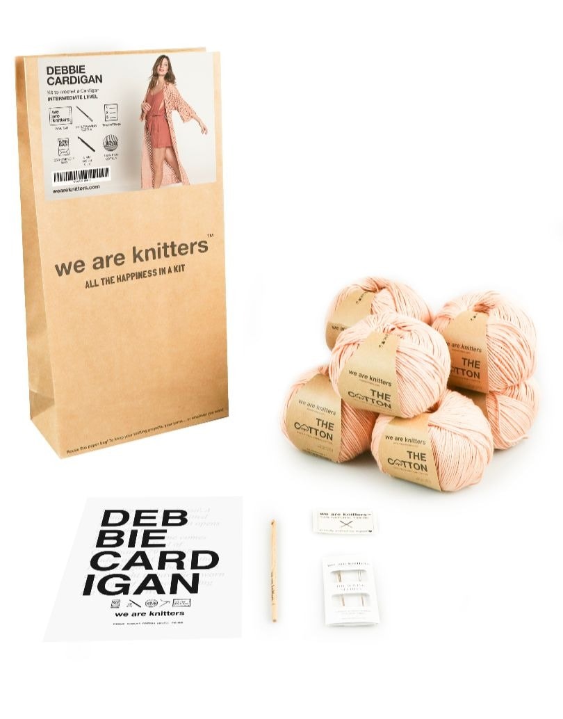 DIY weekendtips: breien, naaien, ontwerp een T-shirt en de Jacquemus hobbyclub DIY weekendtips: breien, naaien, ontwerp een T-shirt en de Jacquemus hobbyclub