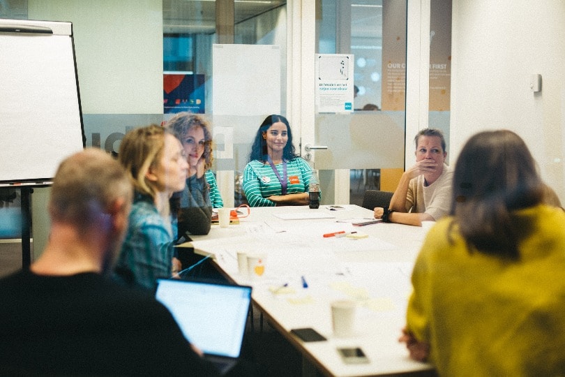 Omscholing van modeprofessionals voor een circulaire economie Omscholing van modeprofessionals voor een circulaire economie