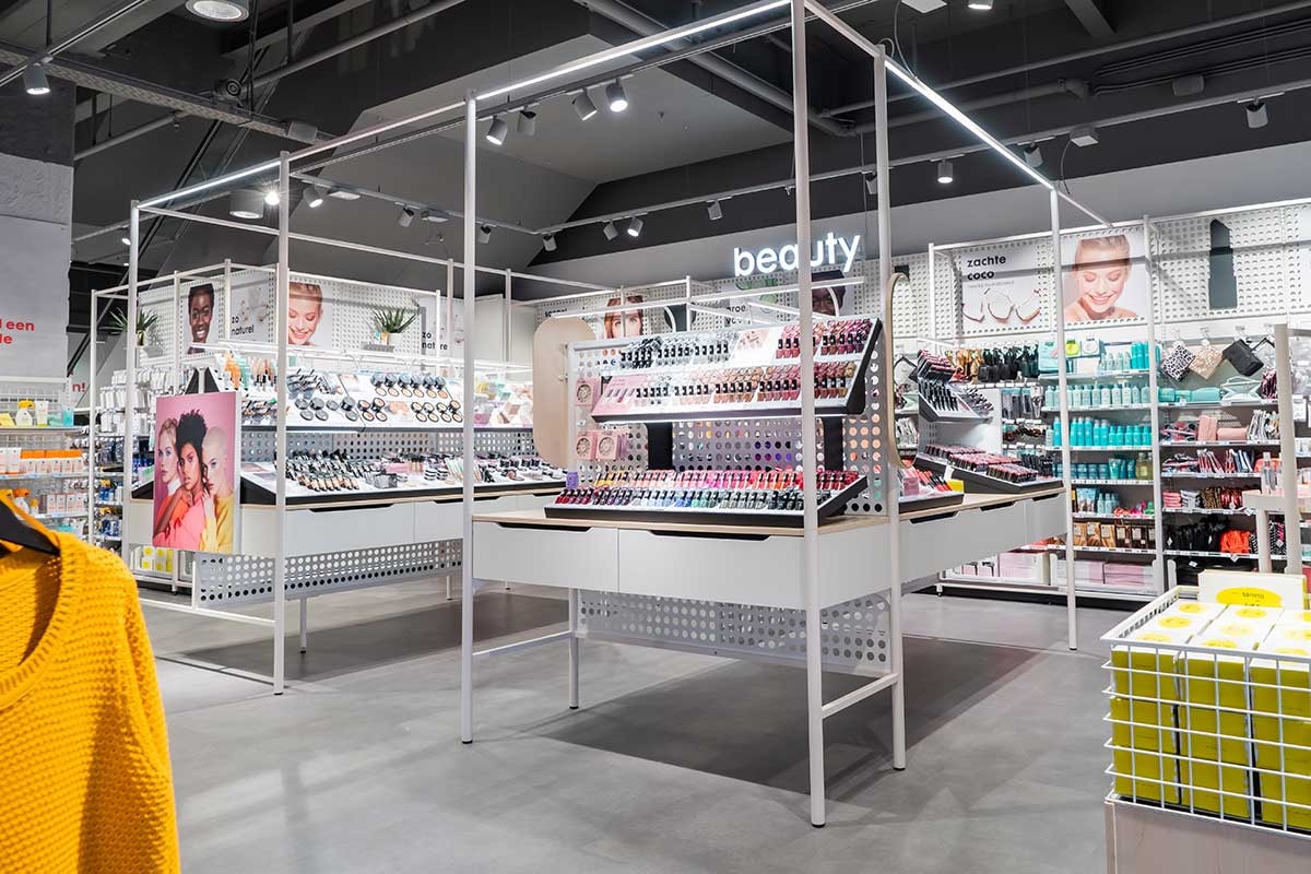Binnenkijken bij het nieuwe winkelconcept van Hema in Eindhoven Binnenkijken bij het nieuwe winkelconcept van Hema in Eindhoven