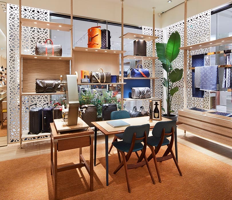Binnenkijken bij de nieuwe Louis Vuitton boetiek in Rotterdamse Bijenkorf Binnenkijken bij de nieuwe Louis Vuitton boetiek in Rotterdamse Bijenkorf