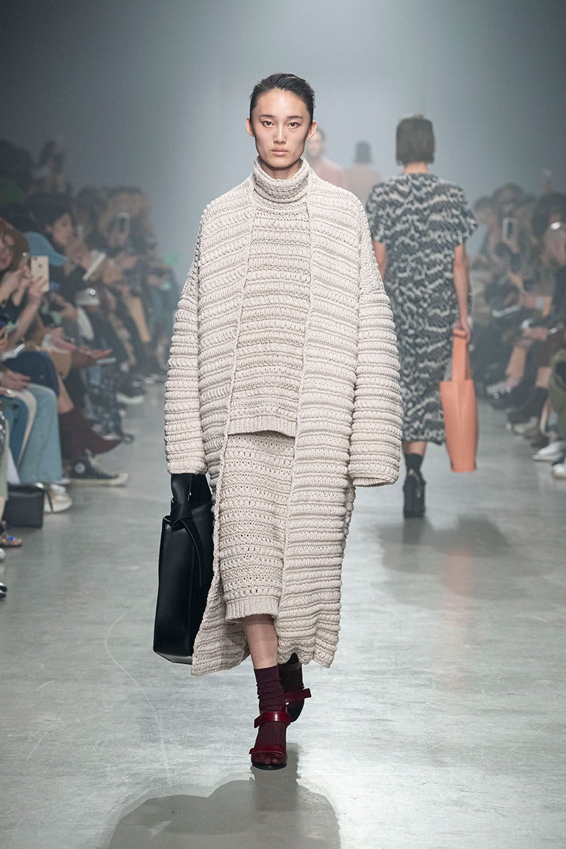 Christian Wijnants FW20, poëtisch palet van zachtheid en souplesse Christian Wijnants FW20, poëtisch palet van zachtheid en souplesse