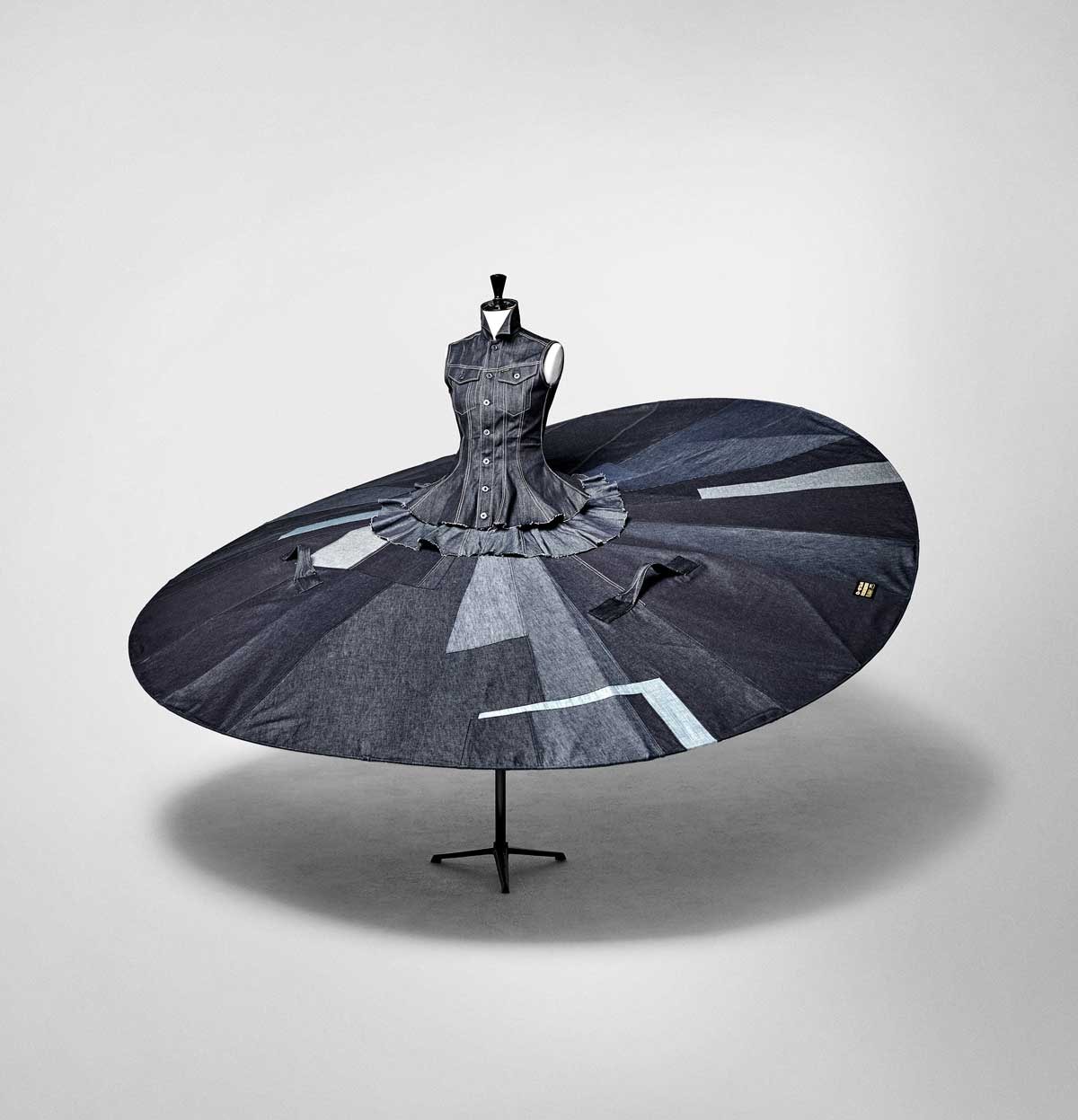 Wil je zien: G-Star Raw en het Nationale Ballet bundelen krachten voor ‘safe distance ballet’ Wil je zien: G-Star Raw en het Nationale Ballet bundelen krachten voor ‘safe distance ballet’