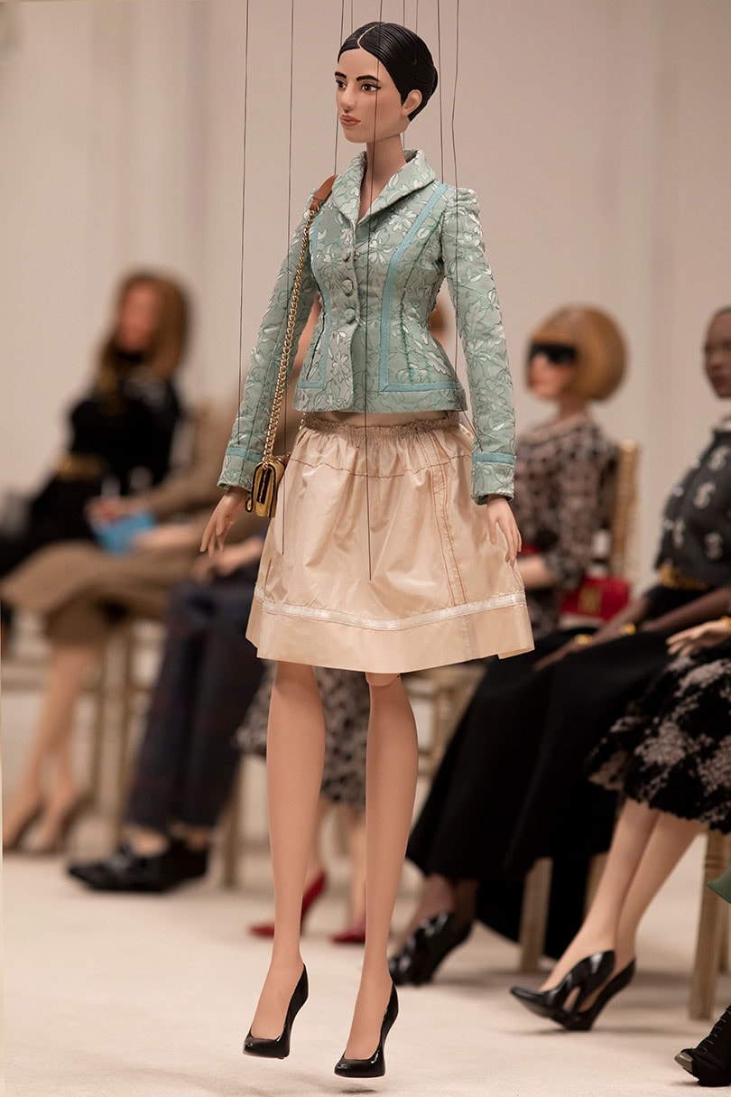 Bijzonder: Moschino maakt poppenshow voor presentatie SS21 Bijzonder: Moschino maakt poppenshow voor presentatie SS21