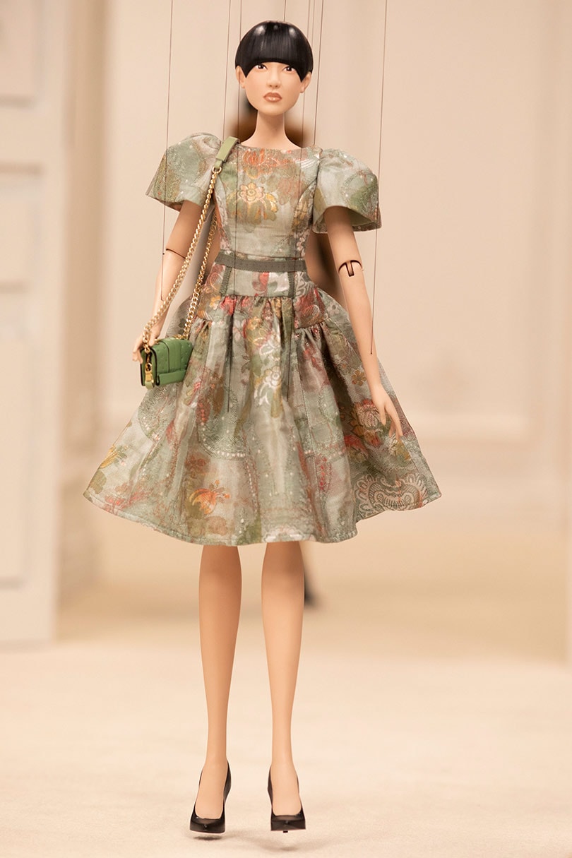 Bijzonder: Moschino maakt poppenshow voor presentatie SS21 Bijzonder: Moschino maakt poppenshow voor presentatie SS21