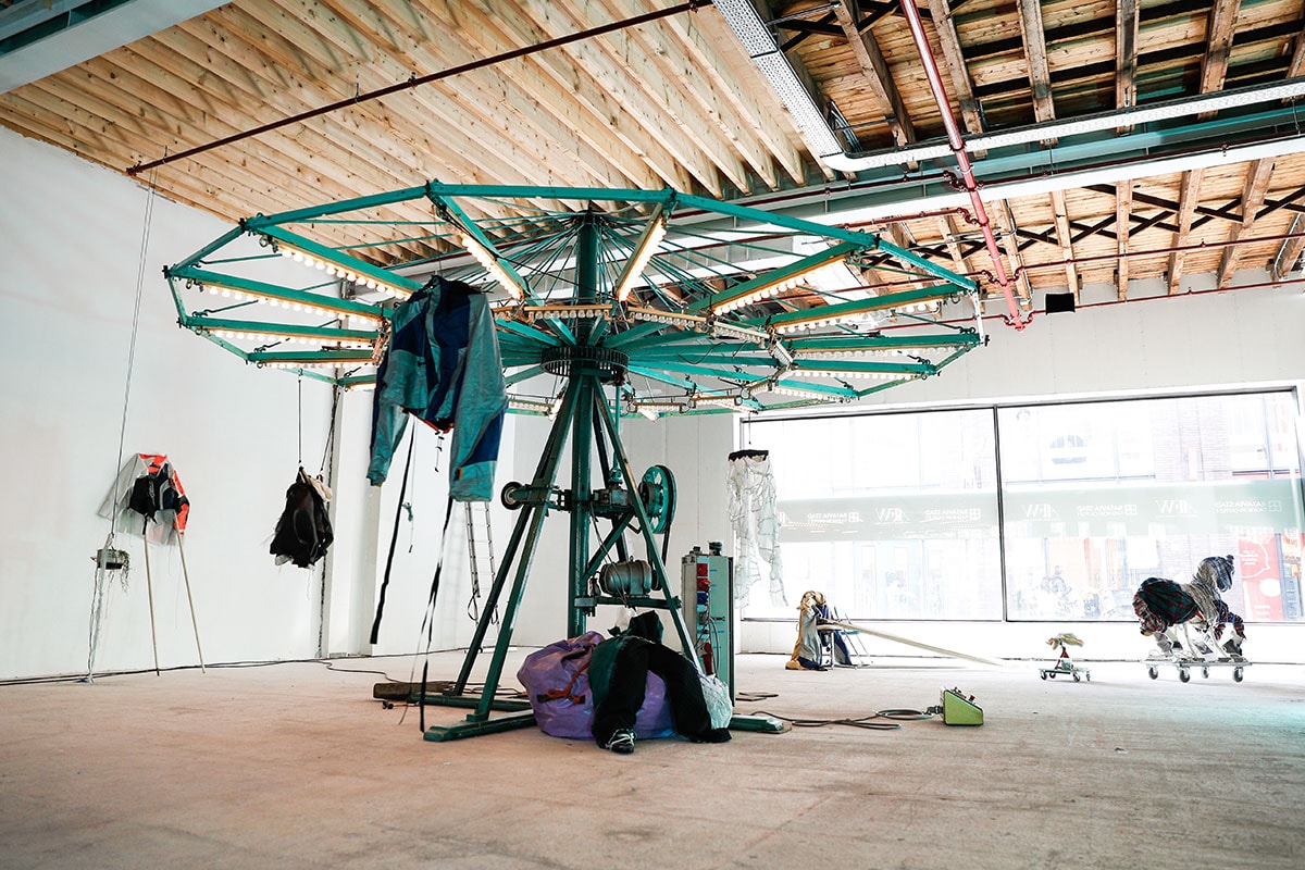 Een poëtisch pretpark: negen jonge makers presenteren hun visie tijdens AFW ‘Visions Of’ Een poëtisch pretpark: negen jonge makers presenteren hun visie tijdens AFW ‘Visions Of’