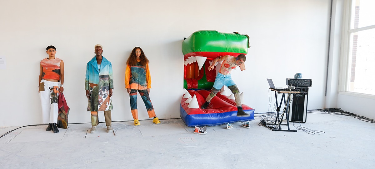 Een poëtisch pretpark: negen jonge makers presenteren hun visie tijdens AFW ‘Visions Of’ Een poëtisch pretpark: negen jonge makers presenteren hun visie tijdens AFW ‘Visions Of’