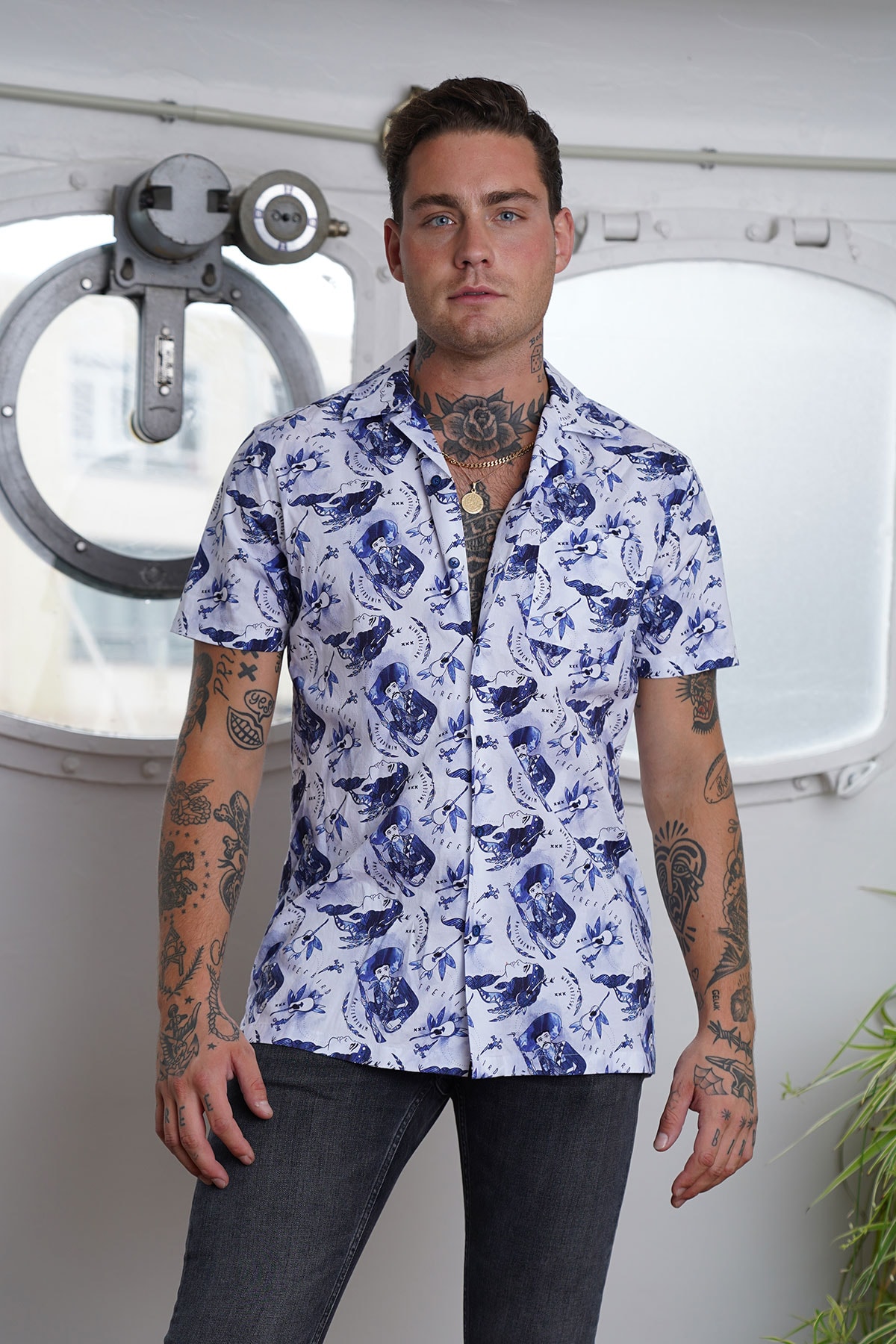 Bekijk de nieuwe SS21 Amsterdenim collectie in samenwerking met Douwe Bob Bekijk de nieuwe SS21 Amsterdenim collectie in samenwerking met Douwe Bob