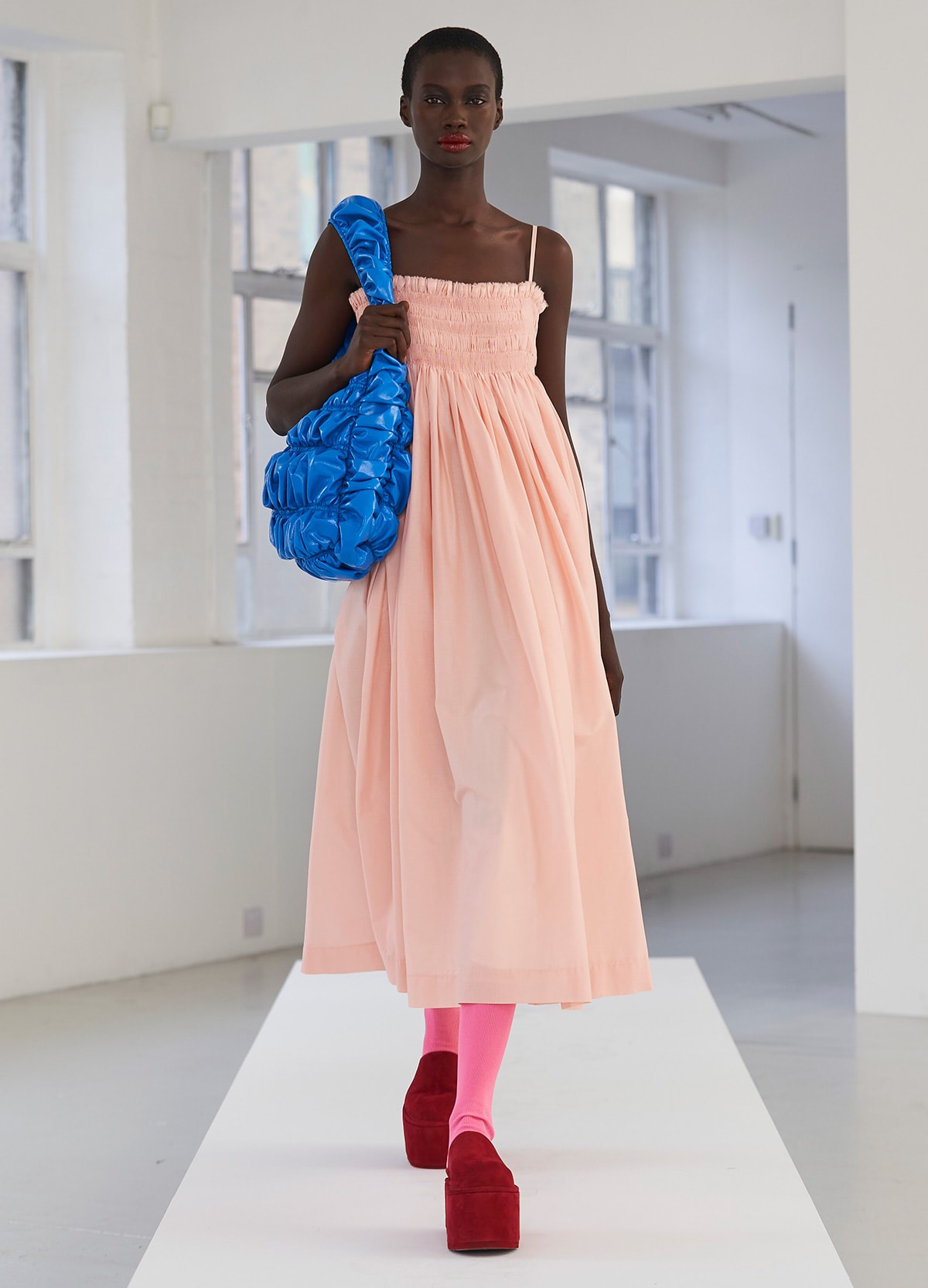 Gespot op de catwalk: Pantone’s modekleuren lente/zomer 2021 Gespot op de catwalk: Pantone’s modekleuren lente/zomer 2021