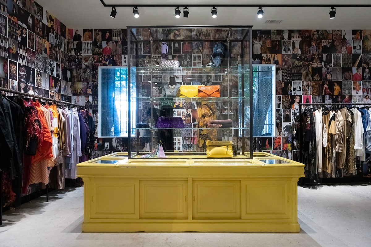 Binnenkijken: De eerste Amerikaanse winkel van Dries van Noten Binnenkijken: De eerste Amerikaanse winkel van Dries van Noten