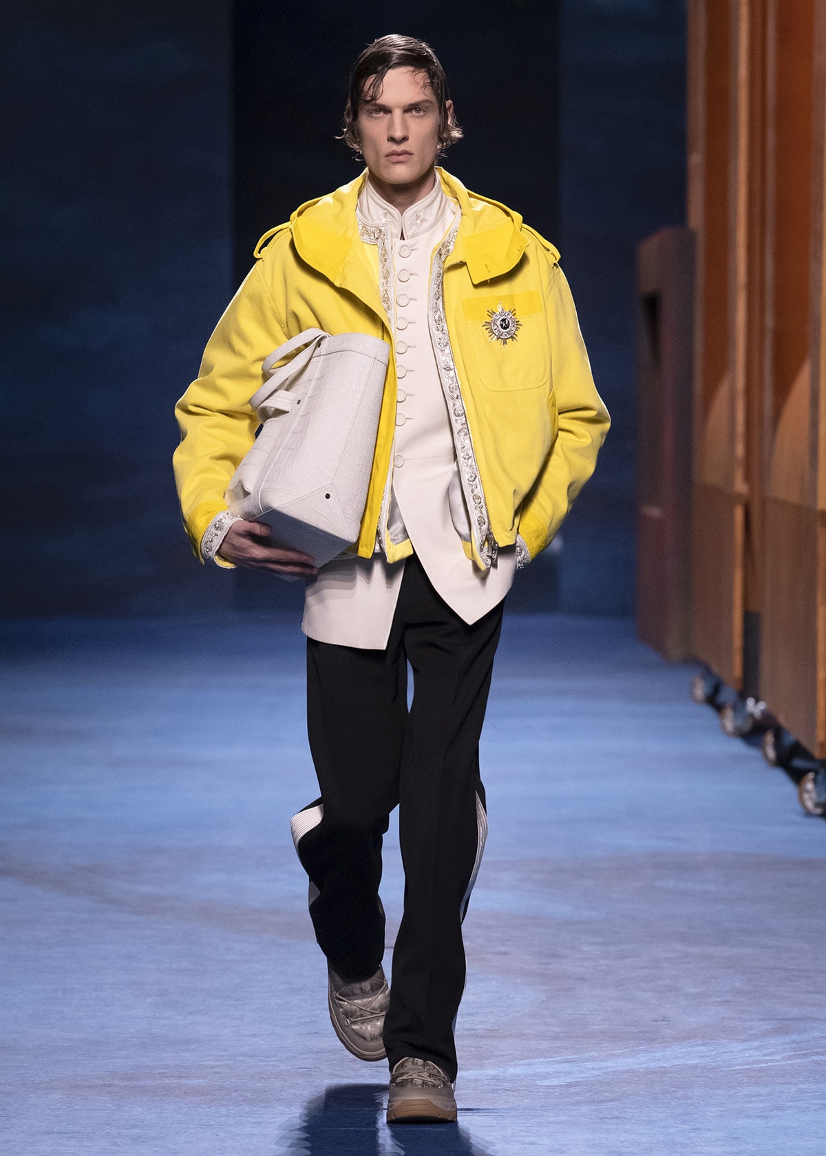 Dior werkt samen met kunstenaar Peter Doig voor menswear collectie FW21 Dior werkt samen met kunstenaar Peter Doig voor menswear collectie FW21